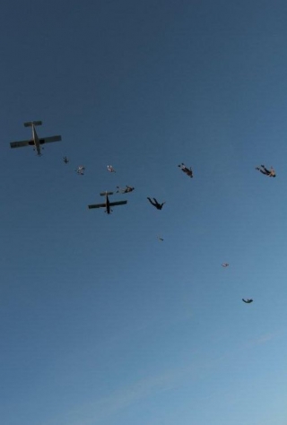  Nube de paracaidistas 